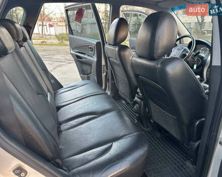 Серый Хендай Туксон, объемом двигателя 1.98 л и пробегом 167 тыс. км за 7300 $, фото 22 на Automoto.ua