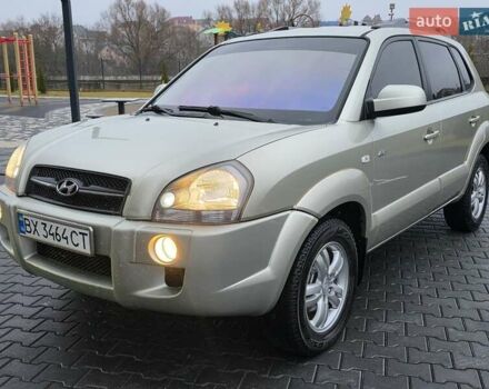 Серый Хендай Туксон, объемом двигателя 2 л и пробегом 231 тыс. км за 7999 $, фото 7 на Automoto.ua