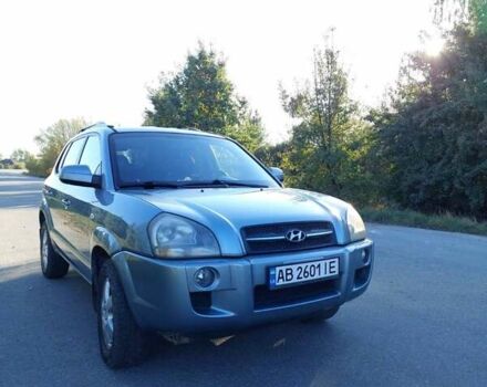 Сірий Хендай Туксон, об'ємом двигуна 2 л та пробігом 225 тис. км за 7800 $, фото 6 на Automoto.ua