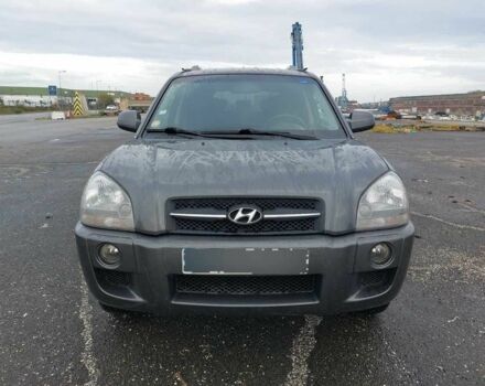 Серый Хендай Туксон, объемом двигателя 2 л и пробегом 245 тыс. км за 4112 $, фото 4 на Automoto.ua