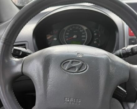 Серый Хендай Туксон, объемом двигателя 2 л и пробегом 175 тыс. км за 3400 $, фото 18 на Automoto.ua