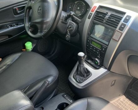 Серый Хендай Туксон, объемом двигателя 2 л и пробегом 228 тыс. км за 7400 $, фото 22 на Automoto.ua