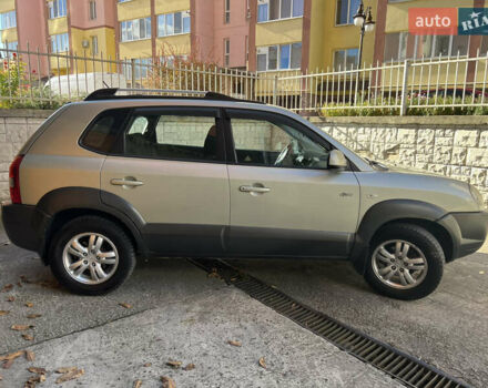 Хендай Туксон 2007 в Ивано-Франковске на Automoto.ua Серый Хендай Туксон, объемом двигателя 1.98 л и пробегом 254 тыс. км за 7400 $, фото 6 на Automoto.ua