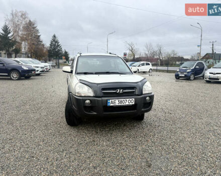 Сірий Хендай Туксон, об'ємом двигуна 1.98 л та пробігом 169 тис. км за 7890 $, фото 1 на Automoto.ua