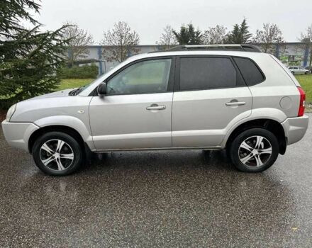 Серый Хендай Туксон, объемом двигателя 0 л и пробегом 191 тыс. км за 3308 $, фото 4 на Automoto.ua