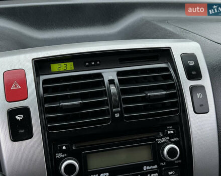 Серый Хендай Туксон, объемом двигателя 2 л и пробегом 232 тыс. км за 7200 $, фото 16 на Automoto.ua