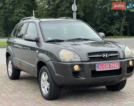 Хендай Туксон 2007 в Калуше на Automoto.ua Серый Хендай Туксон, объемом двигателя 2 л и пробегом 182 тыс. км за 7600 $, фото 4 на Automoto.ua