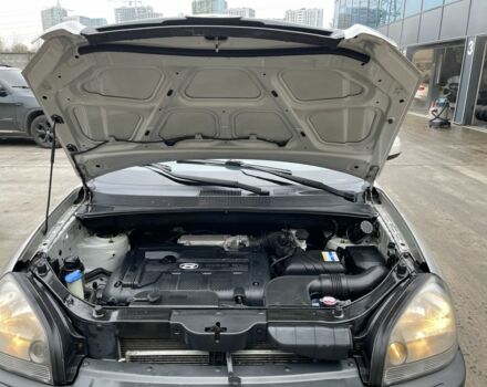 Серый Хендай Туксон, объемом двигателя 2 л и пробегом 290 тыс. км за 6400 $, фото 14 на Automoto.ua