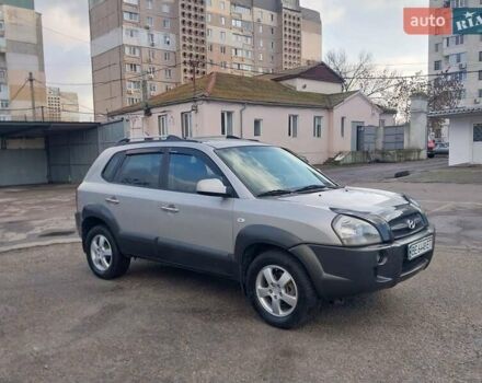 Серый Хендай Туксон, объемом двигателя 2 л и пробегом 168 тыс. км за 7000 $, фото 10 на Automoto.ua