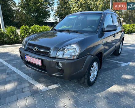 Сірий Хендай Туксон, об'ємом двигуна 1.98 л та пробігом 169 тис. км за 7300 $, фото 6 на Automoto.ua