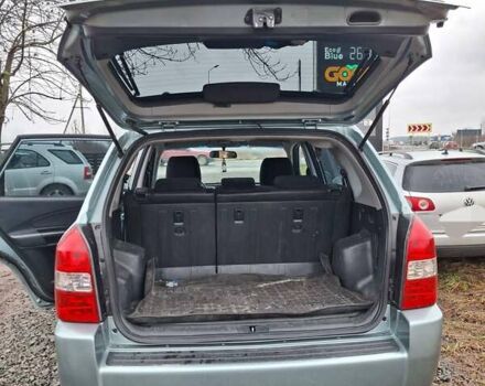 Сірий Хендай Туксон, об'ємом двигуна 1.98 л та пробігом 270 тис. км за 6900 $, фото 7 на Automoto.ua