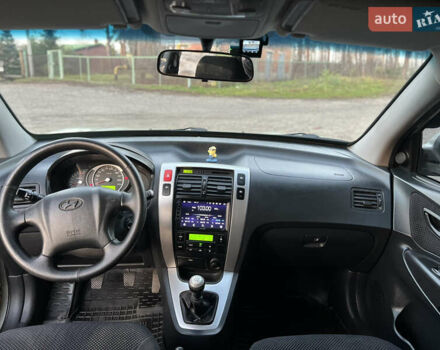 Сірий Хендай Туксон, об'ємом двигуна 2 л та пробігом 223 тис. км за 8500 $, фото 9 на Automoto.ua