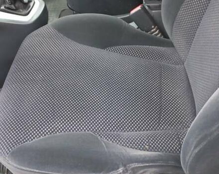 Сірий Хендай Туксон, об'ємом двигуна 2 л та пробігом 203 тис. км за 7700 $, фото 14 на Automoto.ua