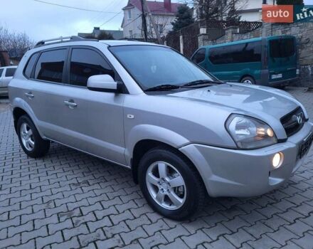 Серый Хендай Туксон, объемом двигателя 2 л и пробегом 240 тыс. км за 8300 $, фото 16 на Automoto.ua