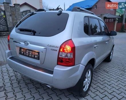 Серый Хендай Туксон, объемом двигателя 2 л и пробегом 240 тыс. км за 8300 $, фото 11 на Automoto.ua