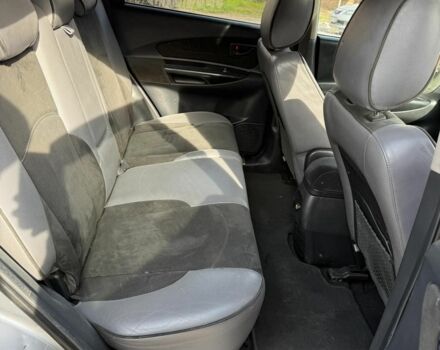 Хендай Туксон 2007 у Харкові на Automoto.ua Сірий Хендай Туксон, об'ємом двигуна 2 л та пробігом 211 тис. км за 4000 $, фото 7 на Automoto.ua