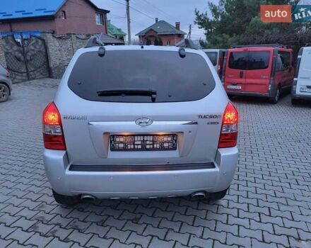 Серый Хендай Туксон, объемом двигателя 2 л и пробегом 240 тыс. км за 8300 $, фото 10 на Automoto.ua
