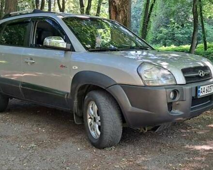 Сірий Хендай Туксон, об'ємом двигуна 1.98 л та пробігом 177 тис. км за 8800 $, фото 9 на Automoto.ua