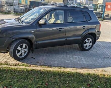 Хендай Туксон 2007 у Івано-Франківську на Automoto.ua Сірий Хендай Туксон, об'ємом двигуна 2 л та пробігом 260 тис. км за 7950 $, фото 8 на Automoto.ua