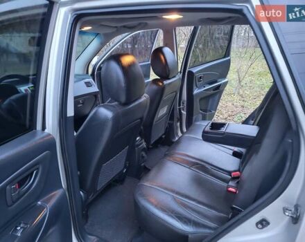 Серый Хендай Туксон, объемом двигателя 2 л и пробегом 240 тыс. км за 8300 $, фото 98 на Automoto.ua