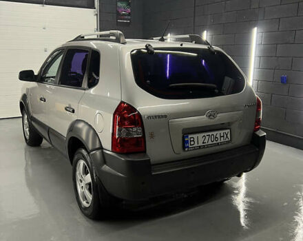 Хендай Туксон 2007 в Полтаве на Automoto.ua Серый Хендай Туксон, объемом двигателя 1.98 л и пробегом 190 тыс. км за 8300 $, фото 2 на Automoto.ua