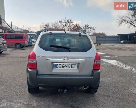 Серый Хендай Туксон, объемом двигателя 2 л и пробегом 168 тыс. км за 7000 $, фото 6 на Automoto.ua