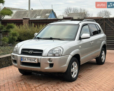 Серый Хендай Туксон, объемом двигателя 1.98 л и пробегом 217 тыс. км за 8500 $, фото 23 на Automoto.ua