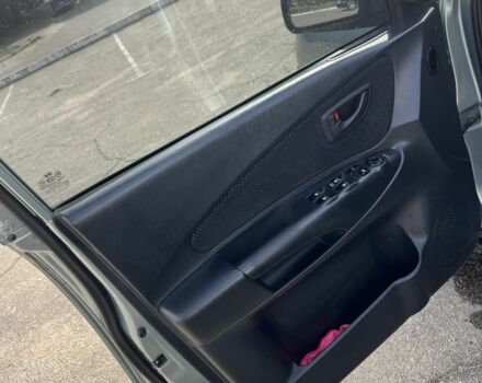 Сірий Хендай Туксон, об'ємом двигуна 2 л та пробігом 170 тис. км за 8700 $, фото 8 на Automoto.ua