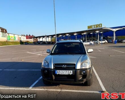 Сірий Хендай Туксон, об'ємом двигуна 2 л та пробігом 130 тис. км за 7600 $, фото 5 на Automoto.ua