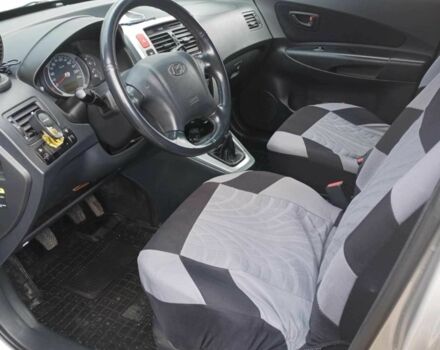 Хендай Туксон 2007 в Белой Церкве на Automoto.ua Серый Хендай Туксон, объемом двигателя 2 л и пробегом 204 тыс. км за 7550 $, фото 5 на Automoto.ua