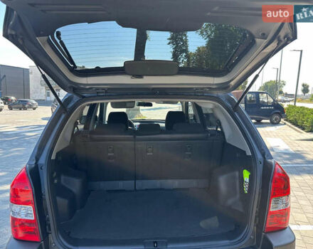 Сірий Хендай Туксон, об'ємом двигуна 1.98 л та пробігом 169 тис. км за 7300 $, фото 12 на Automoto.ua