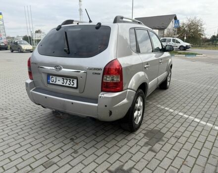 Серый Хендай Туксон, объемом двигателя 2 л и пробегом 175 тыс. км за 3400 $, фото 3 на Automoto.ua