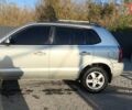 Серый Хендай Туксон, объемом двигателя 1.98 л и пробегом 193 тыс. км за 8800 $, фото 7 на Automoto.ua