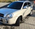 Серый Хендай Туксон, объемом двигателя 1.98 л и пробегом 193 тыс. км за 8800 $, фото 13 на Automoto.ua