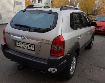 Сірий Хендай Туксон, об'ємом двигуна 2 л та пробігом 182 тис. км за 8800 $, фото 6 на Automoto.ua