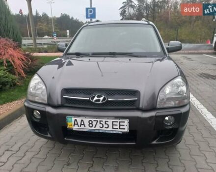 Сірий Хендай Туксон, об'ємом двигуна 2 л та пробігом 190 тис. км за 8600 $, фото 1 на Automoto.ua