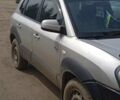 Серый Хендай Туксон, объемом двигателя 2 л и пробегом 203 тыс. км за 9200 $, фото 1 на Automoto.ua