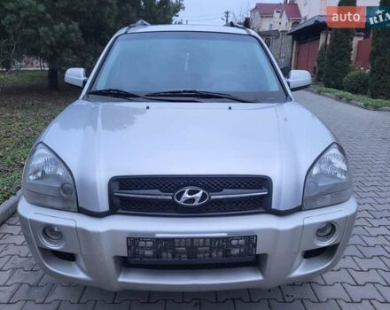 Серый Хендай Туксон, объемом двигателя 2 л и пробегом 240 тыс. км за 8300 $, фото 59 на Automoto.ua