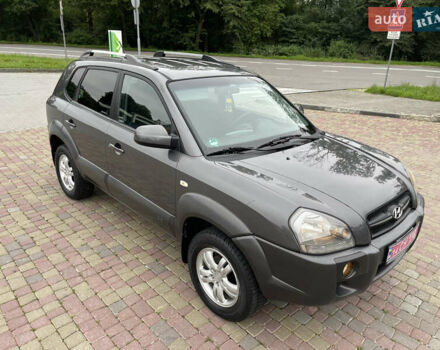 Хендай Туксон 2007 в Калуше на Automoto.ua Серый Хендай Туксон, объемом двигателя 2 л и пробегом 182 тыс. км за 7600 $, фото 18 на Automoto.ua
