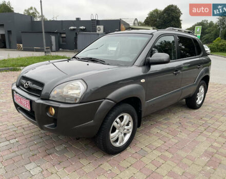 Хендай Туксон 2007 в Калуше на Automoto.ua Серый Хендай Туксон, объемом двигателя 2 л и пробегом 182 тыс. км за 7600 $, фото 13 на Automoto.ua