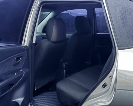 Серый Хендай Туксон, объемом двигателя 2 л и пробегом 305 тыс. км за 7200 $, фото 10 на Automoto.ua