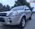 Серый Хендай Туксон, объемом двигателя 2 л и пробегом 240 тыс. км за 8300 $, фото 57 на Automoto.ua