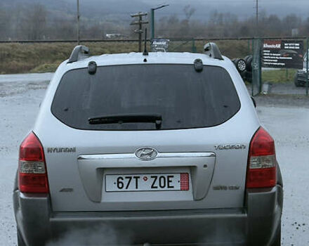 Серый Хендай Туксон, объемом двигателя 2 л и пробегом 222 тыс. км за 7950 $, фото 5 на Automoto.ua