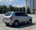 Сірий Хендай Туксон, об'ємом двигуна 2 л та пробігом 240 тис. км за 8200 $, фото 6 на Automoto.ua