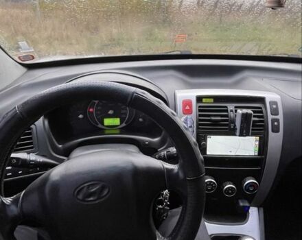 Сірий Хендай Туксон, об'ємом двигуна 2.9 л та пробігом 310 тис. км за 4300 $, фото 3 на Automoto.ua