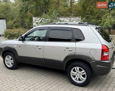 Сірий Хендай Туксон, об'ємом двигуна 1.99 л та пробігом 208 тис. км за 8400 $, фото 41 на Automoto.ua