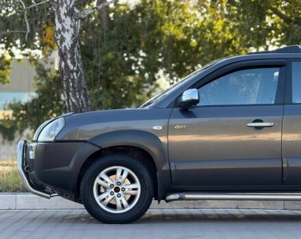 Серый Хендай Туксон, объемом двигателя 2 л и пробегом 282 тыс. км за 7950 $, фото 7 на Automoto.ua