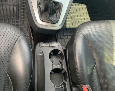 Сірий Хендай Туксон, об'ємом двигуна 1.98 л та пробігом 227 тис. км за 7500 $, фото 14 на Automoto.ua