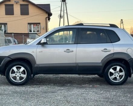 Сірий Хендай Туксон, об'ємом двигуна 2 л та пробігом 233 тис. км за 2350 $, фото 5 на Automoto.ua