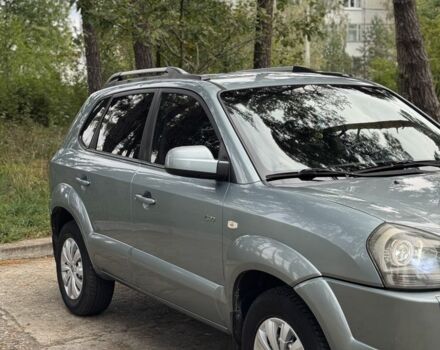 Серый Хендай Туксон, объемом двигателя 2 л и пробегом 159 тыс. км за 7299 $, фото 3 на Automoto.ua
